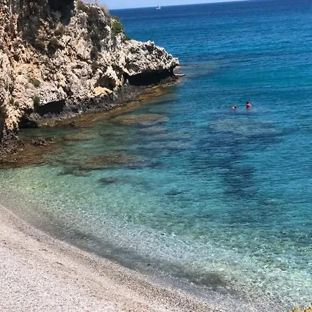 Pelagos Bay Hotel Hotel